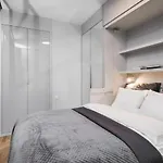 Close * Varšava